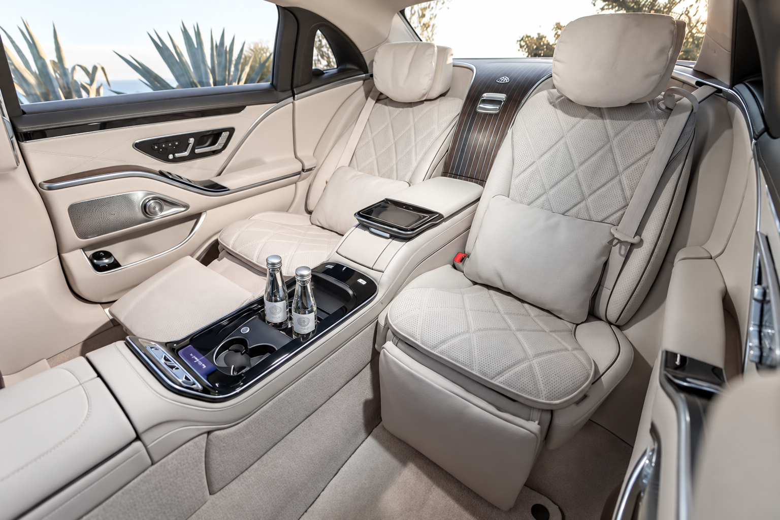 Mercedes-Maybach S-Class — Refreshments in your rear cabin (interior visualisation)
